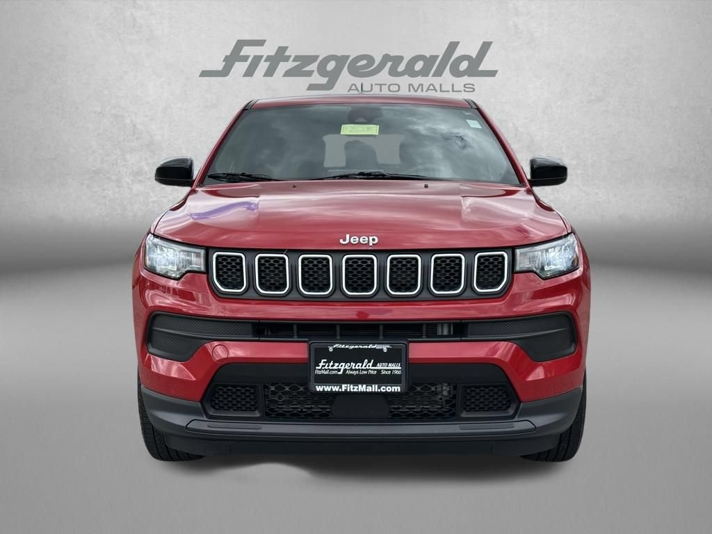 Used 2023 Jeep Compass Sport AWD/4WD image 3