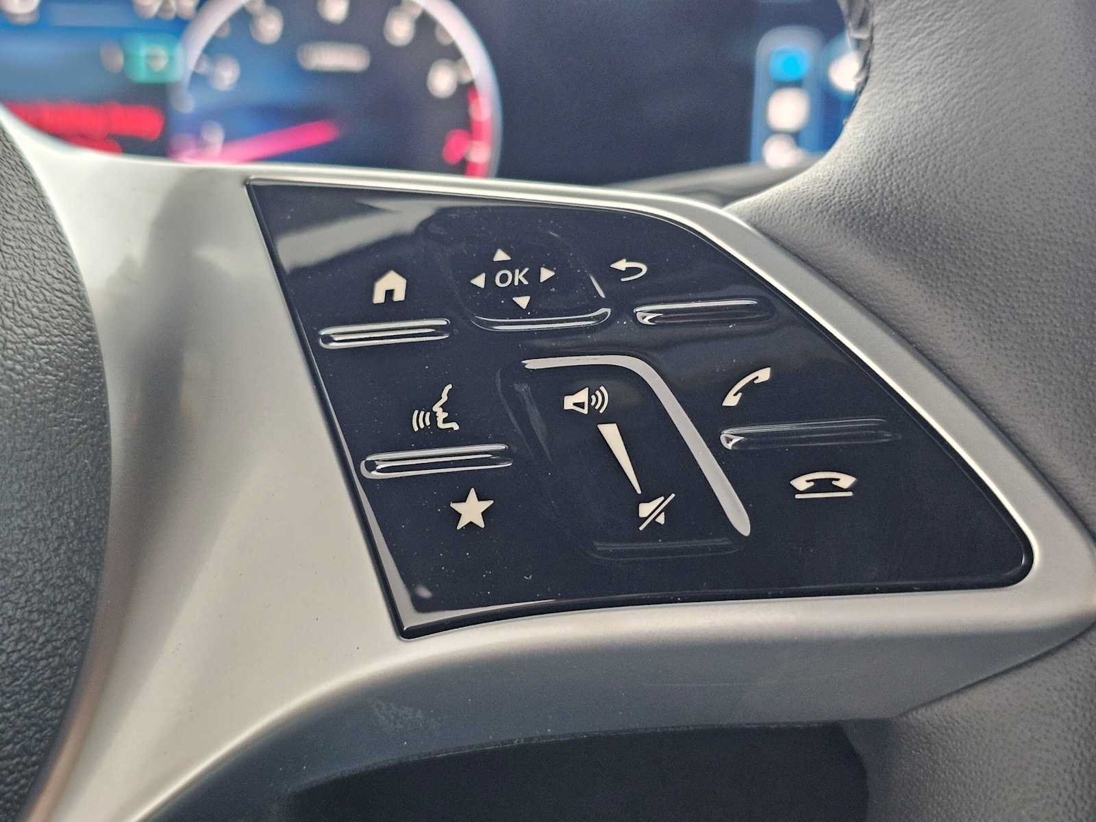New 2026 Mercedes-Benz GLB 250 image 28