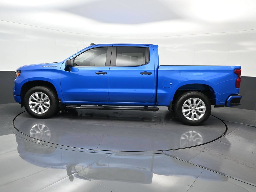 Used 2026 Chevrolet Silverado 1500 Custom RWD image 2