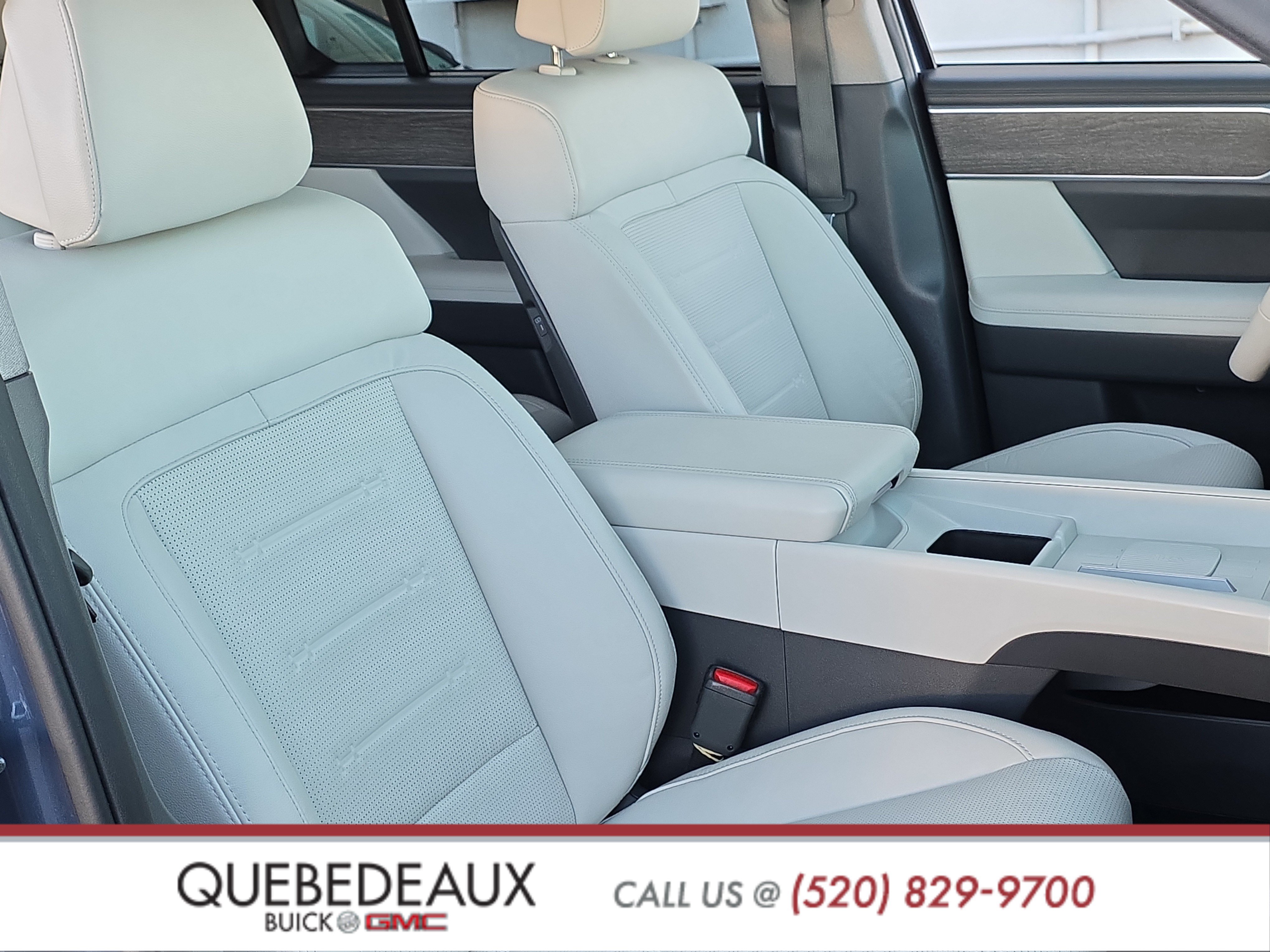 Used 2025 Hyundai Santa Fe Limited FWD image 33