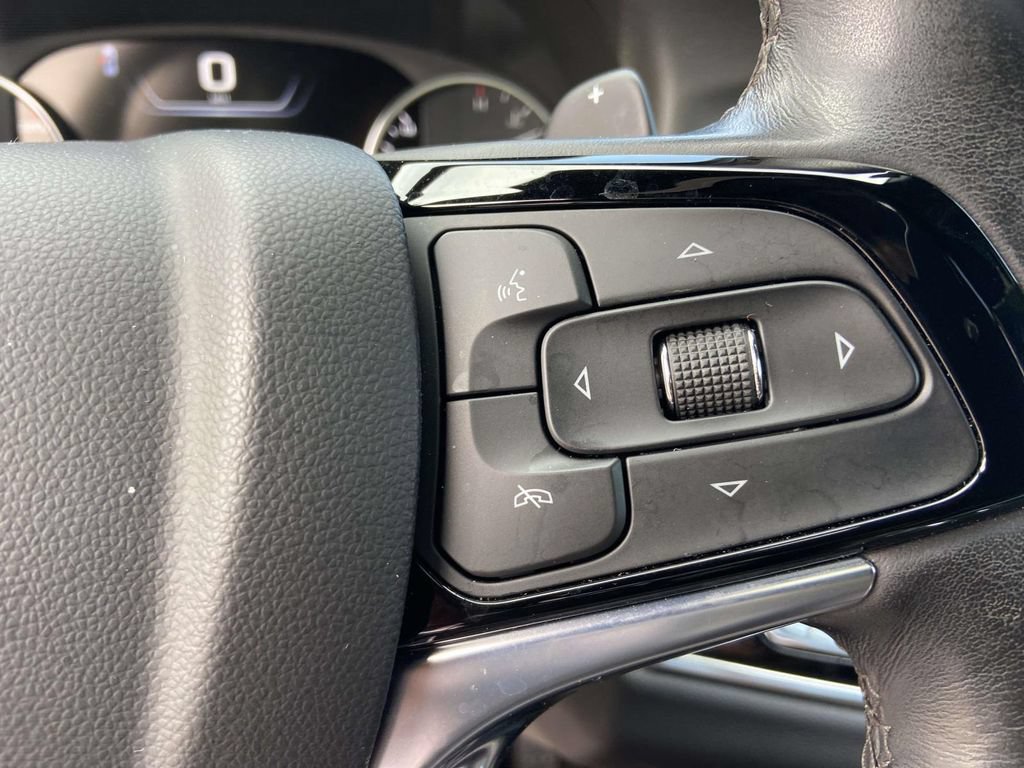Used 2023 Buick Enclave Avenir w/ Avenir Technology Package FWD image 28