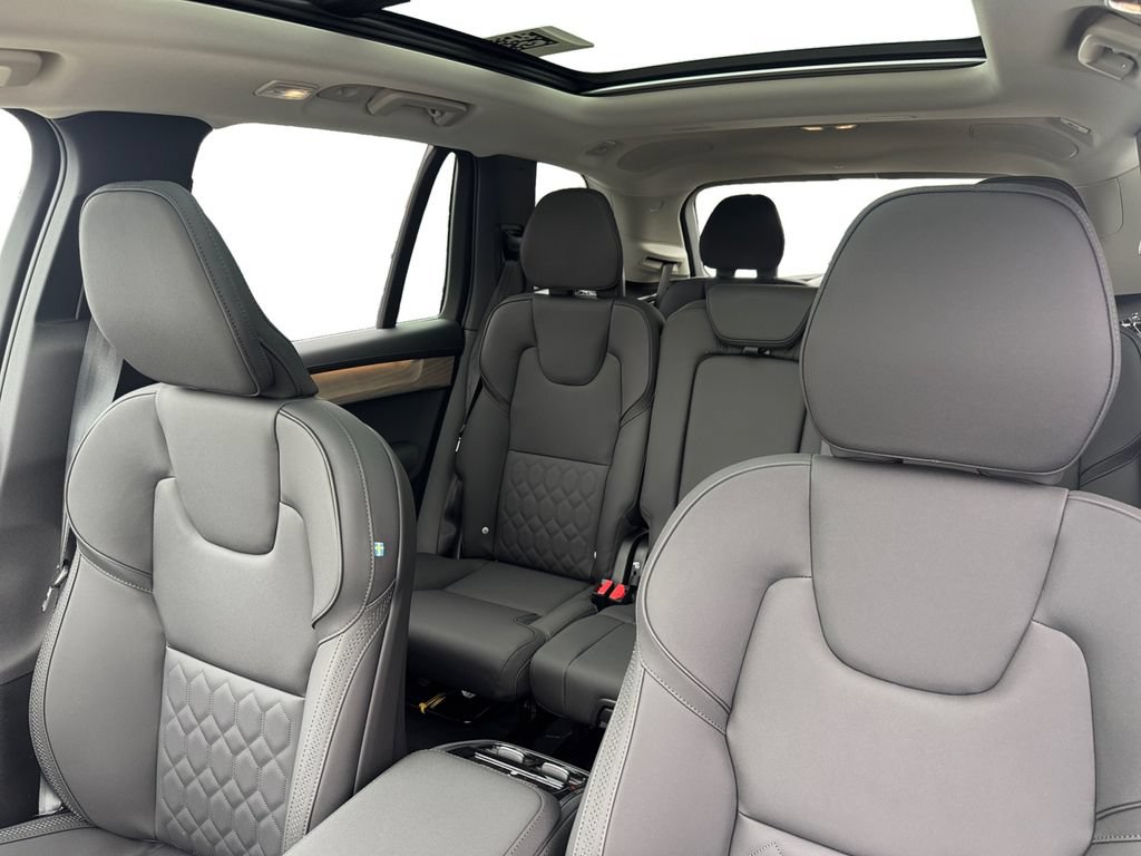 New 2026 Volvo XC90 B6 Plus w/ Protection Package Premier AWD/4WD image 23