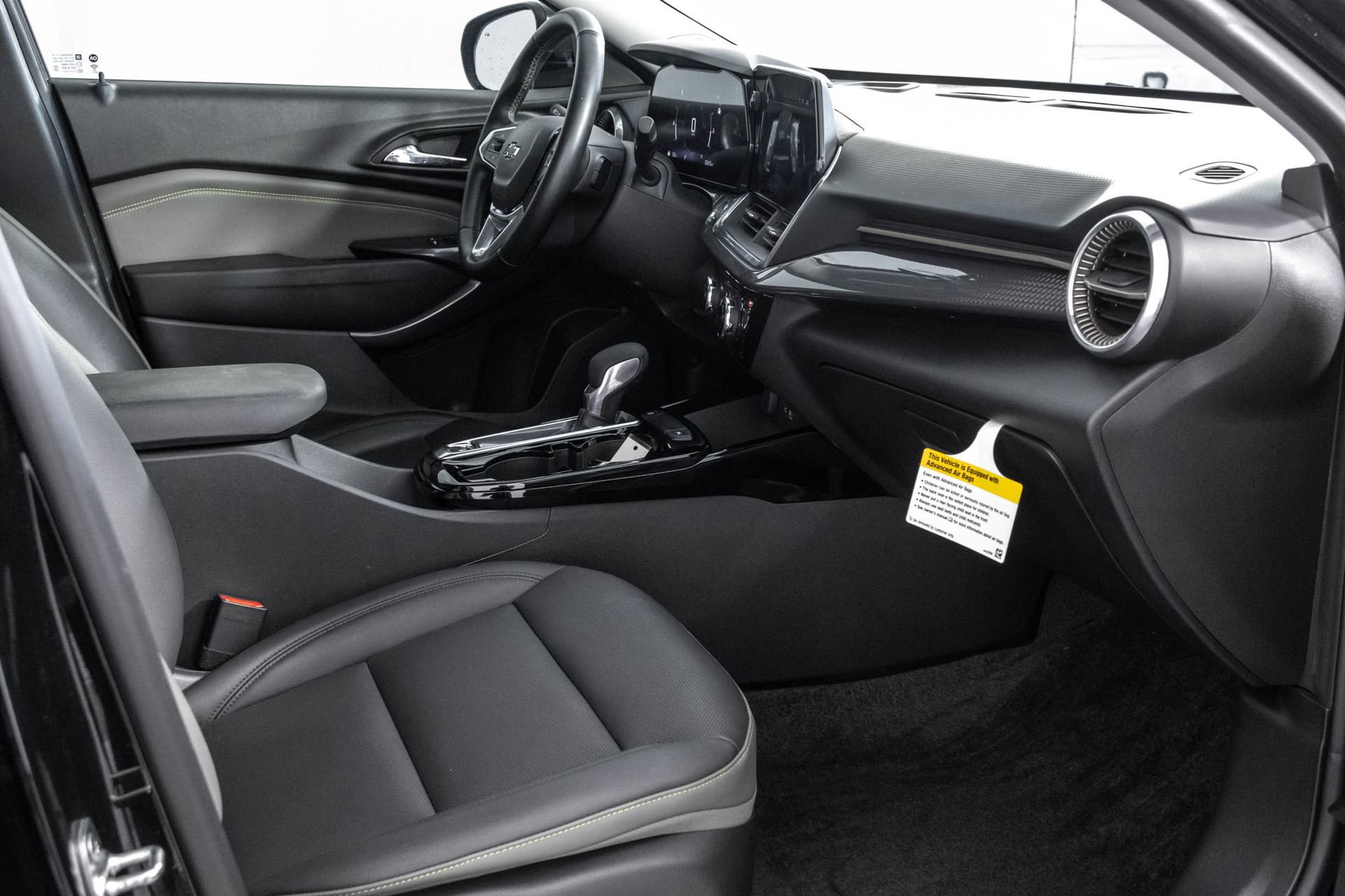 Used 2024 Chevrolet Trax ACTIV w/ Driver Confidence Package FWD image 40