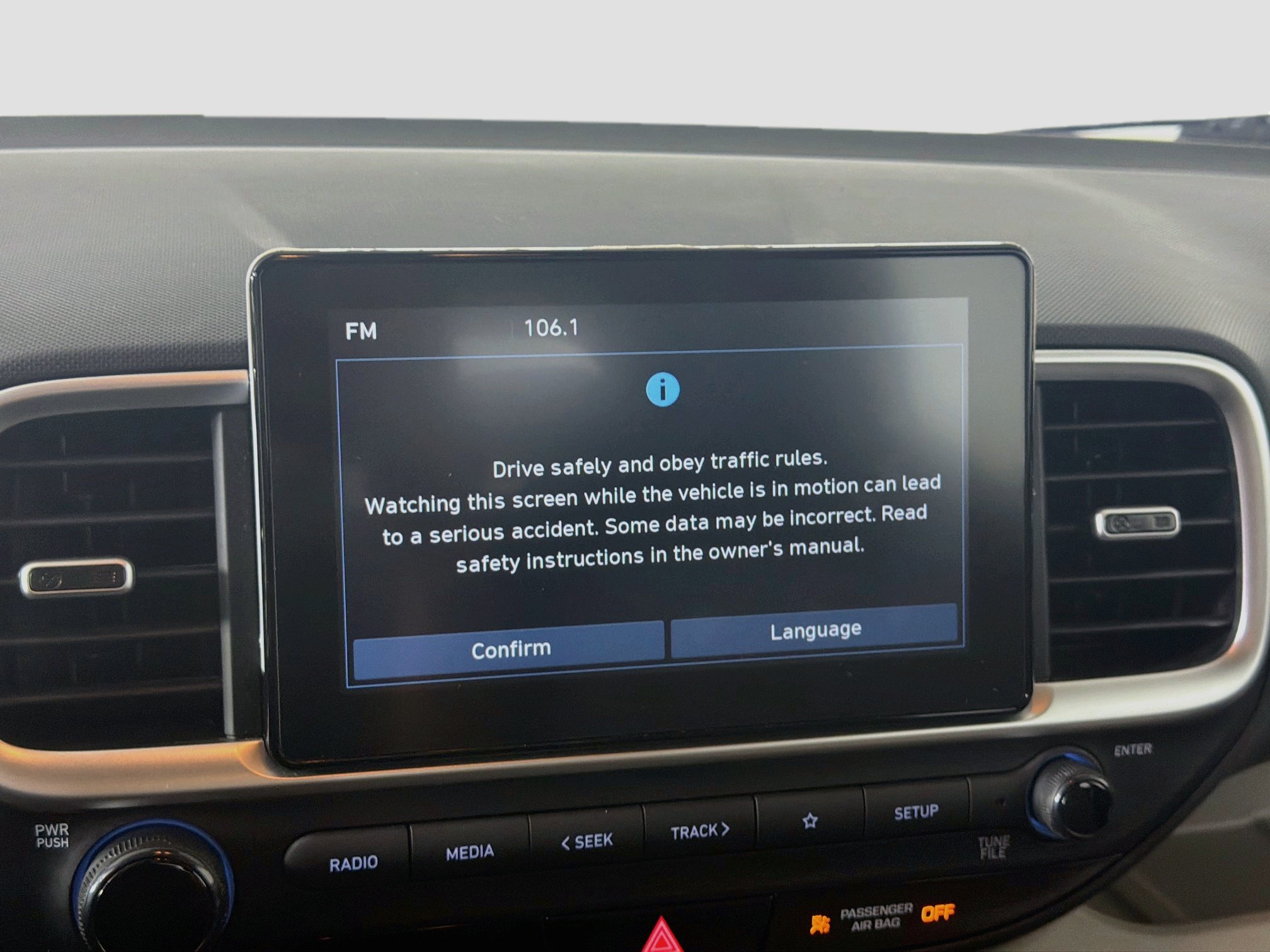 Used 2025 Hyundai Venue SEL FWD image 19