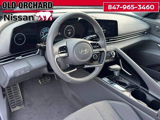 Used 2025 Hyundai Elantra SEL FWD image 14
