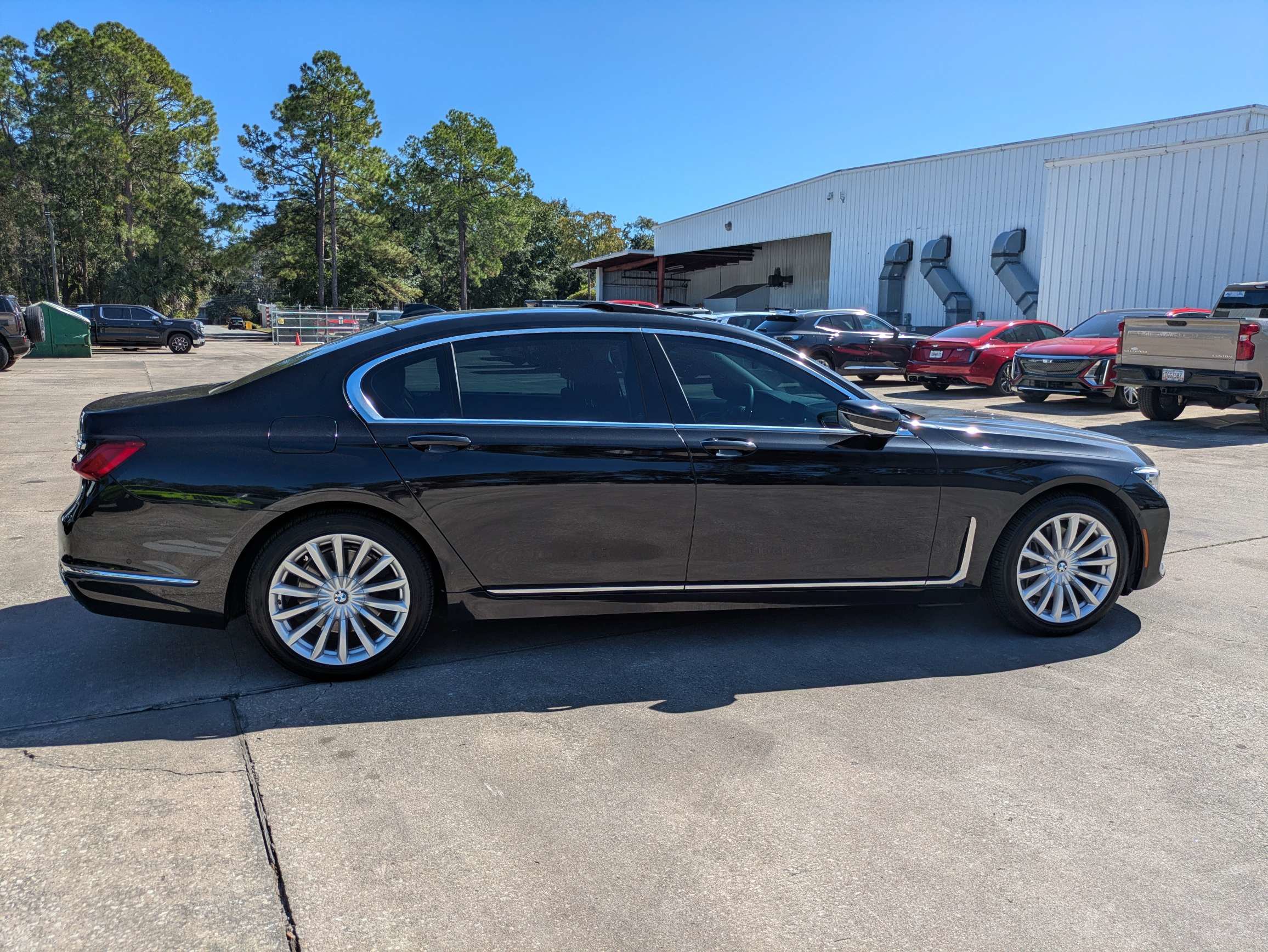 Used 2020 BMW 740i w/ Premium Package RWD image 23