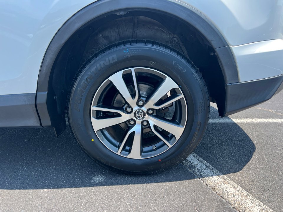 Used 2018 Toyota RAV4 XLE FWD image 26