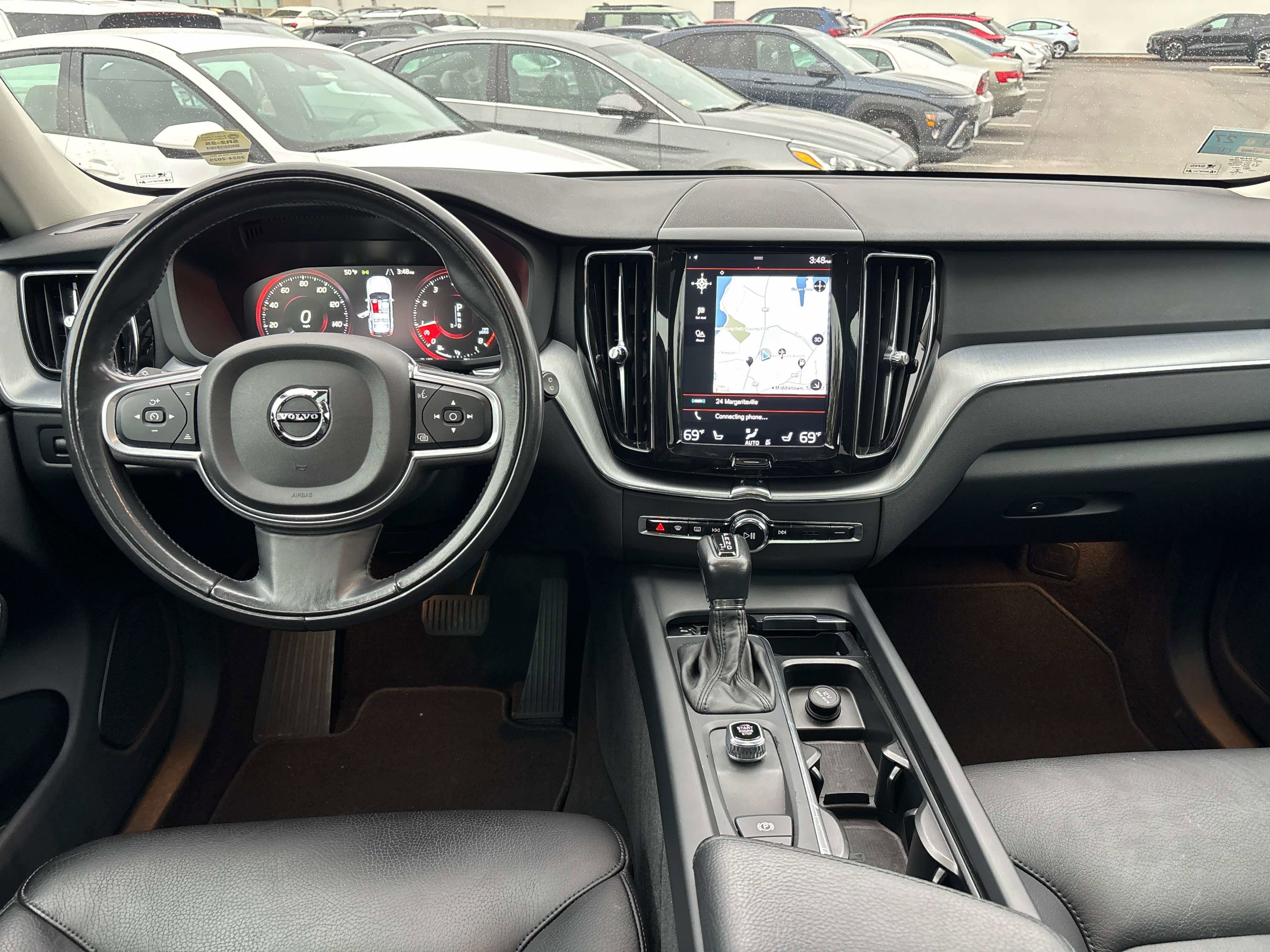 Used 2018 Volvo XC60 T6 Momentum w/ Advanced Package image 4