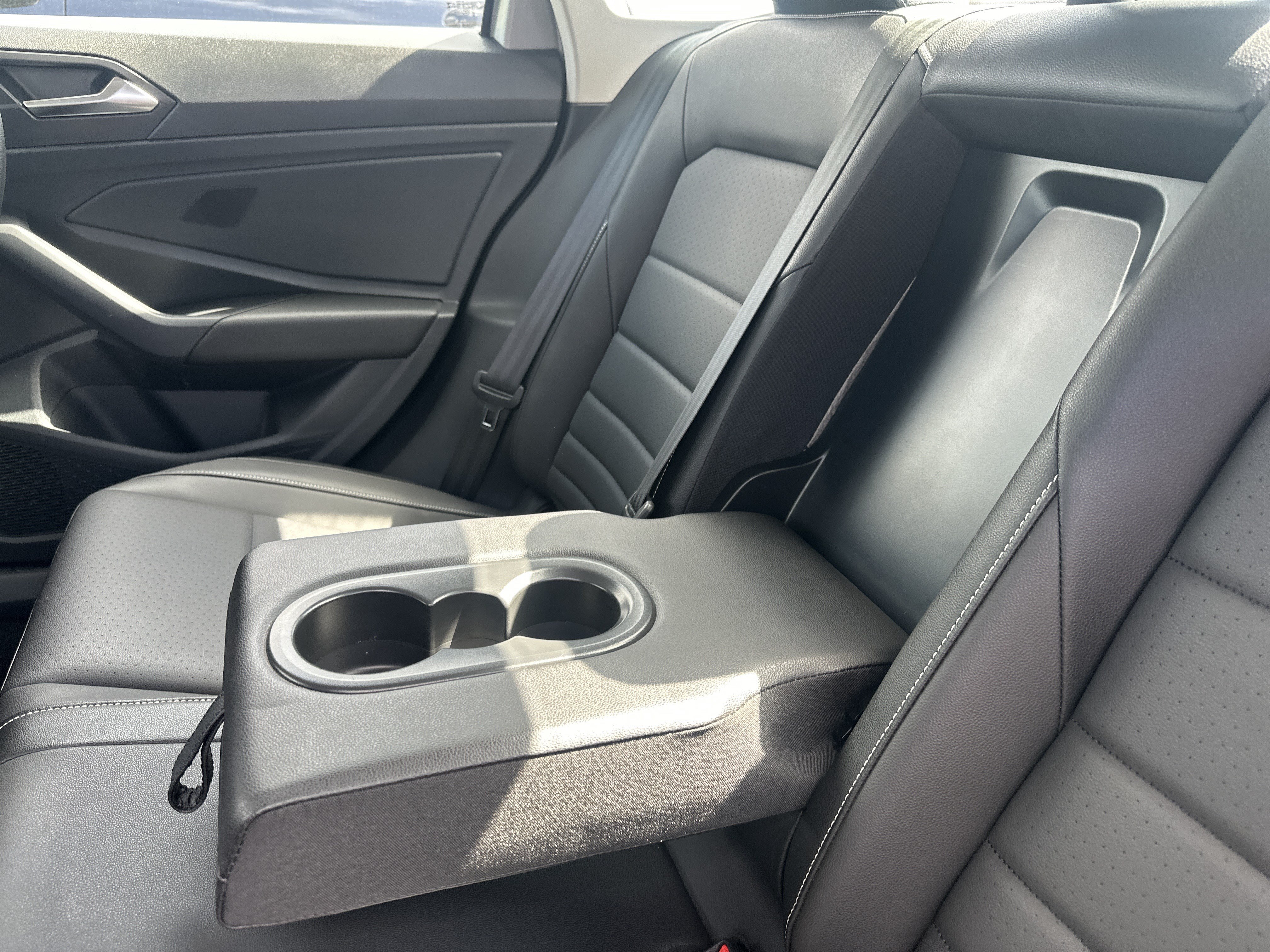 Used 2024 Volkswagen Jetta SE FWD image 26