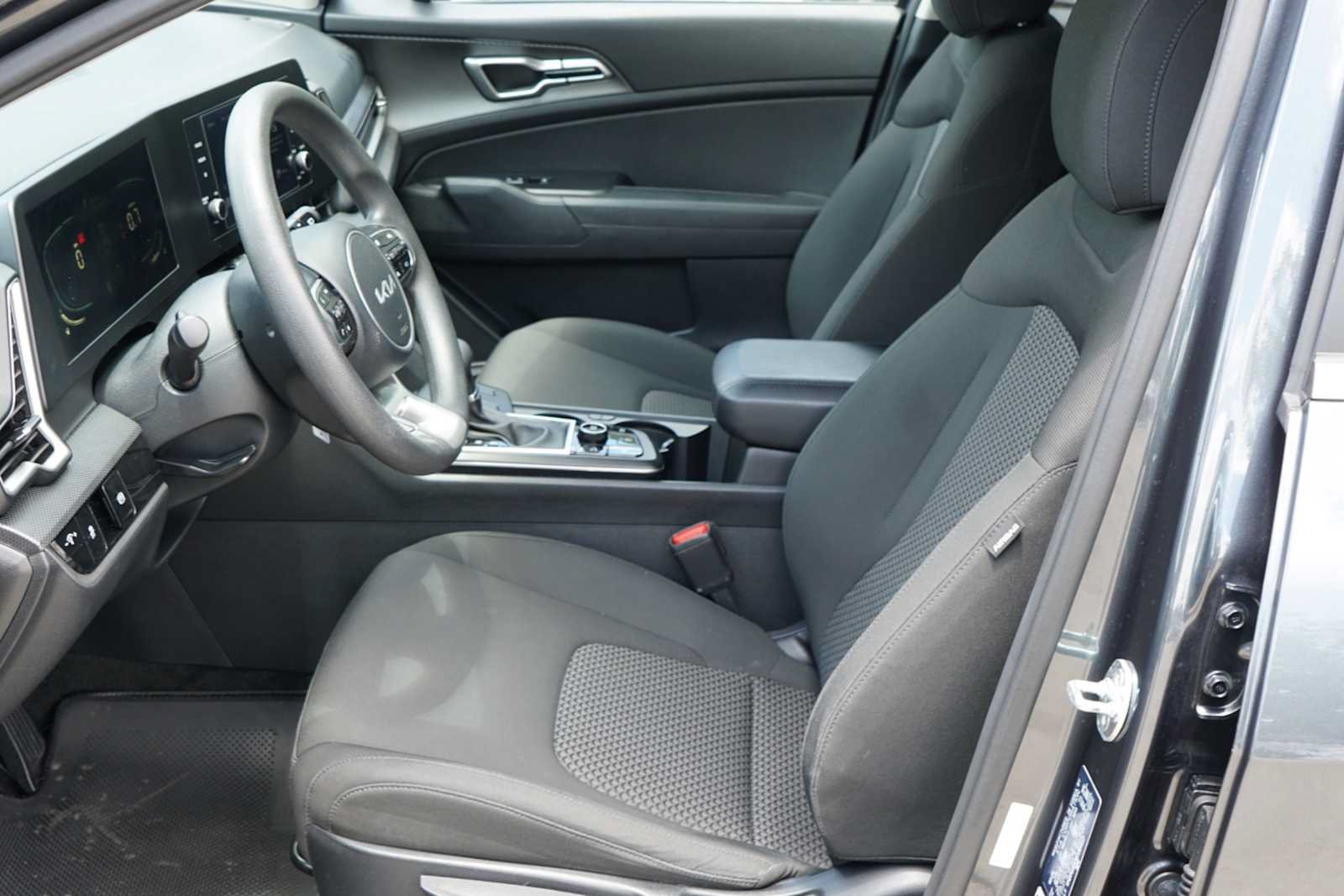 Certified 2024 Kia Sportage LX FWD image 9