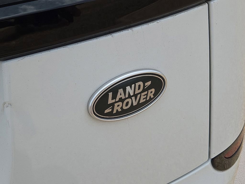 Used 2020 Land Rover Range Rover Velar R-Dynamic S AWD/4WD image 11