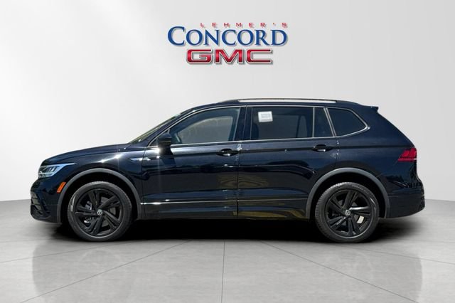 Used 2023 Volkswagen Tiguan SE R-Line AWD/4WD image 7