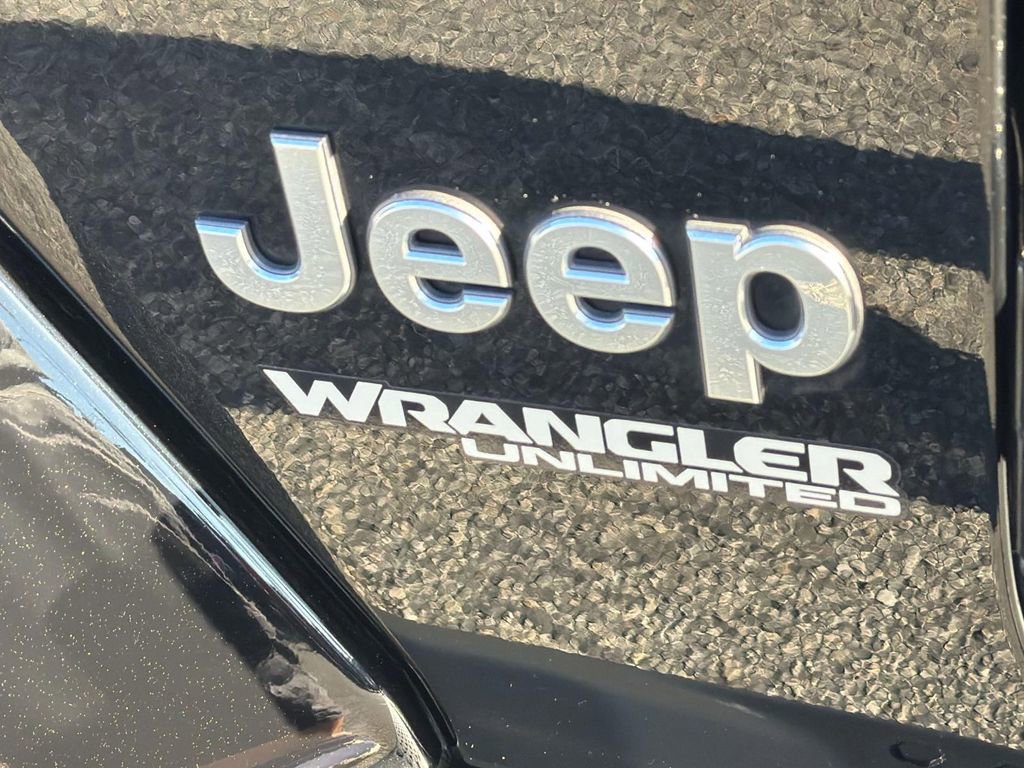 Used 2021 Jeep Wrangler Unlimited Sahara image 9