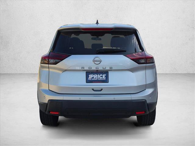 Used 2024 Nissan Rogue S FWD image 7