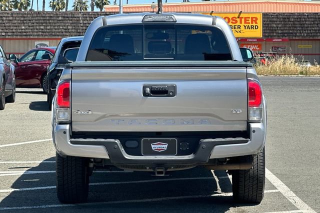 Used 2017 Toyota Tacoma Limited image 7