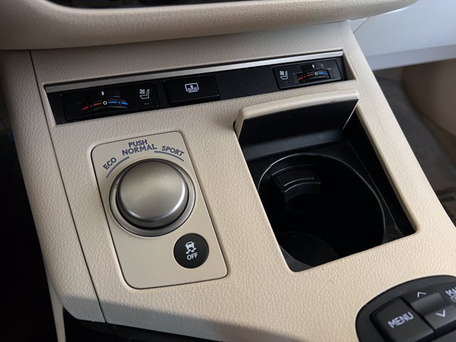 Used 2014 Lexus ES 350 w/ Luxury Package FWD image 23