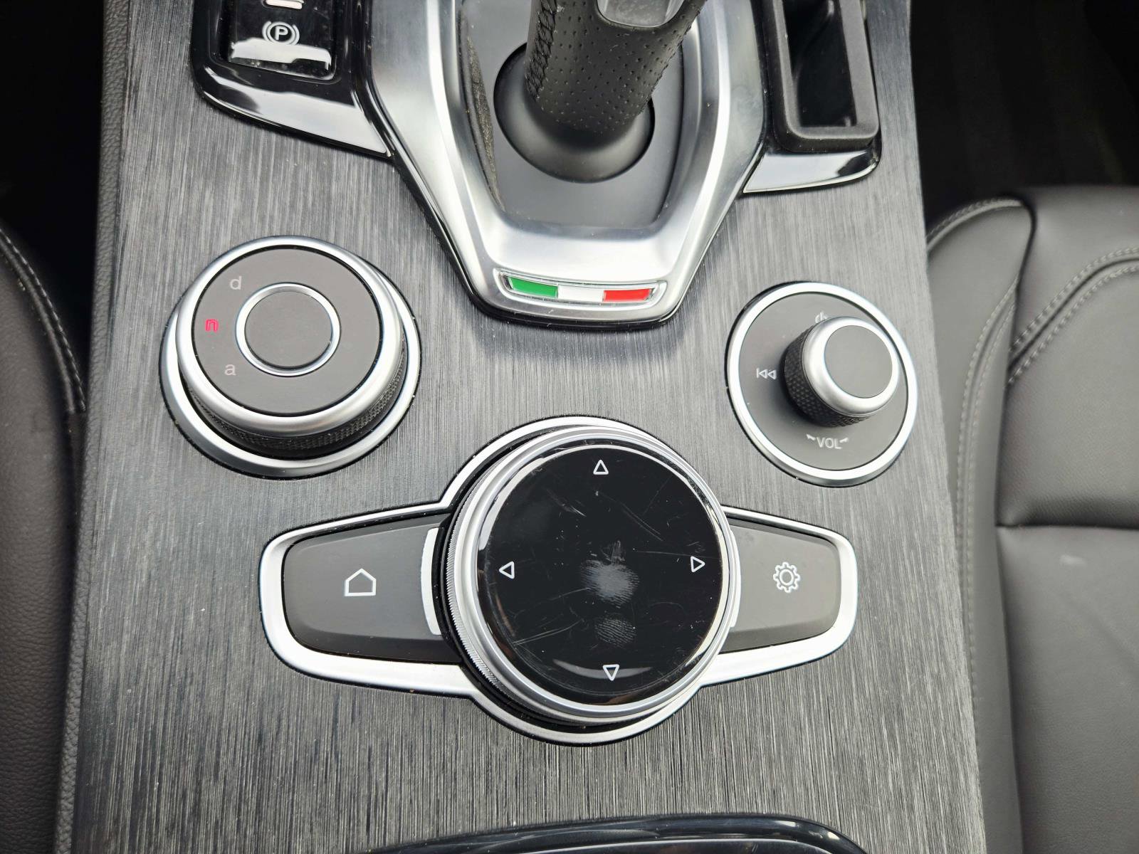 Used 2024 Alfa Romeo Stelvio Sprint AWD/4WD image 33