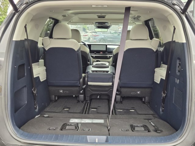 Certified 2025 Kia Carnival SX Prestige FWD image 12