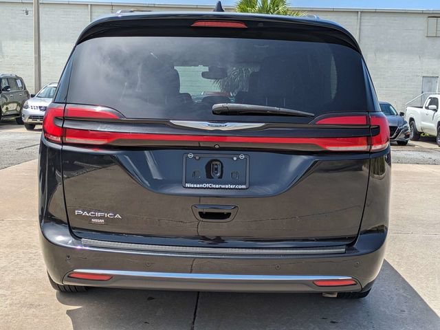 Used 2021 Chrysler Pacifica Touring-L FWD image 7
