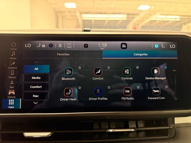 Used 2024 Jeep Wrangler Unlimited Sahara w/ Technology Group AWD/4WD image 38