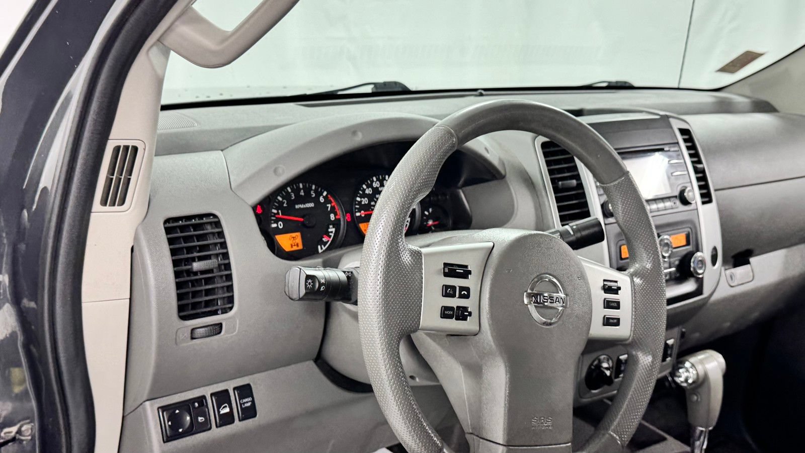 Used 2014 Nissan Frontier SV w/ SV Value Truck Package AWD/4WD image 35