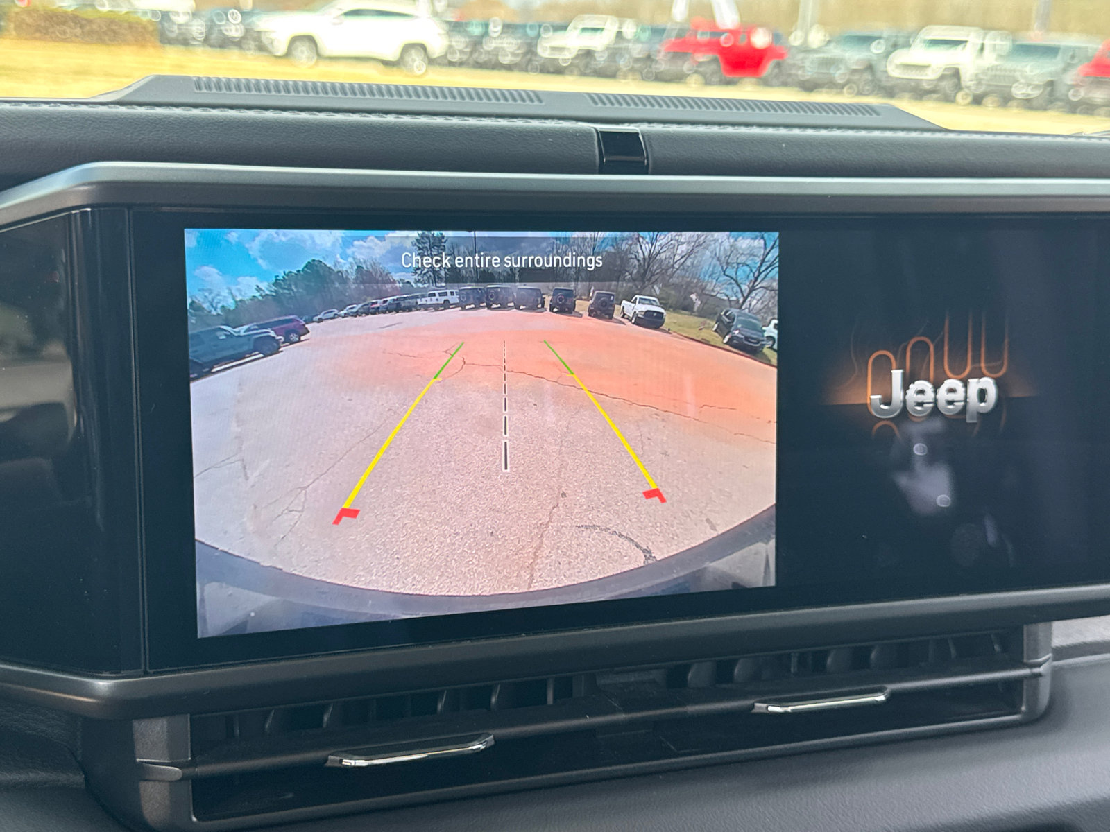 Used 2025 Jeep Wrangler Sahara image 26