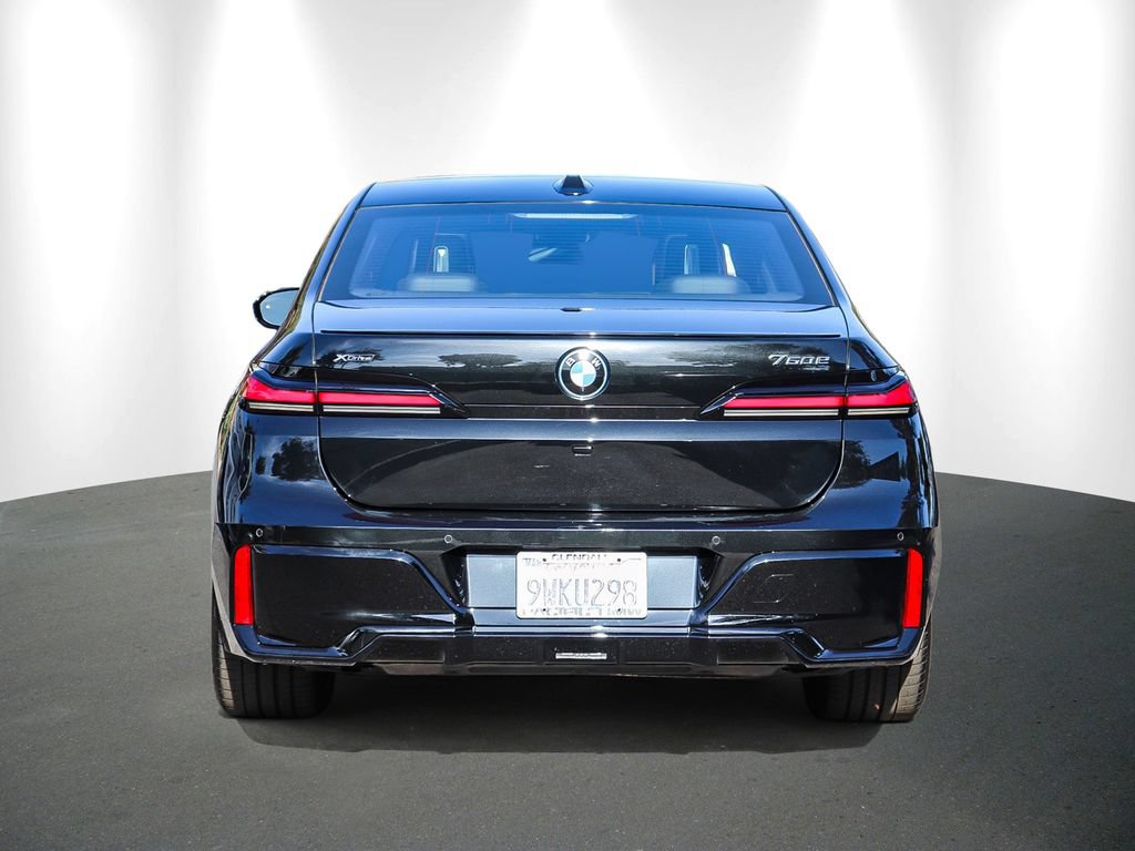 Used 2026 BMW 750e xDrive w/ Premium Package AWD/4WD image 5