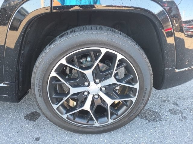Used 2025 Jeep Grand Cherokee Summit AWD/4WD image 29