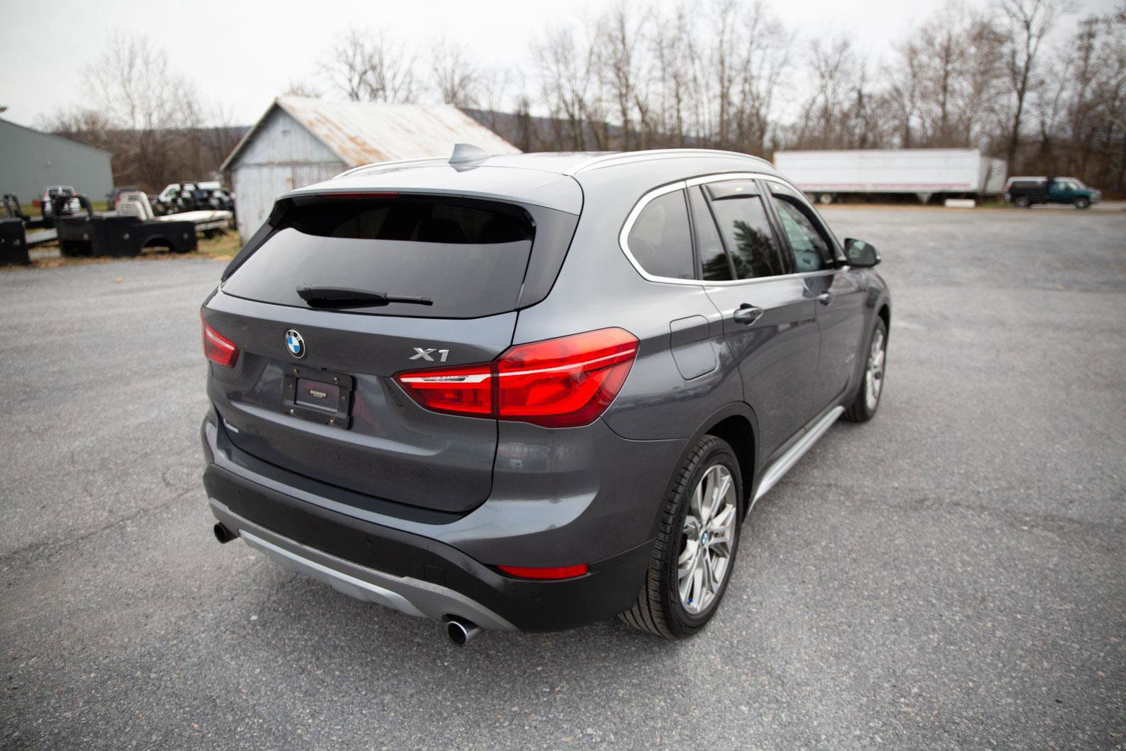 Used 2017 BMW X1 xDrive28i image 3