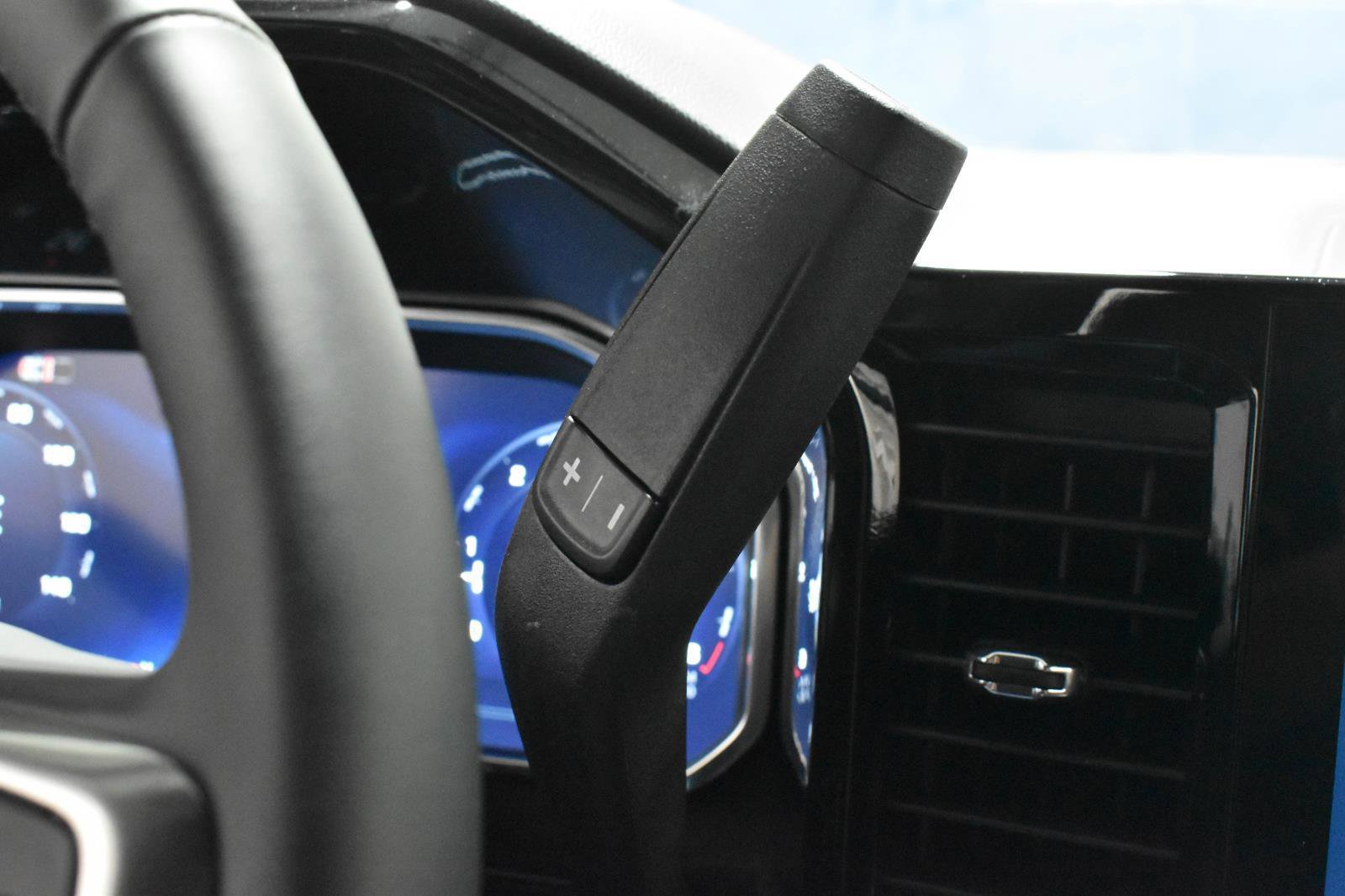 Used 2026 Chevrolet Silverado 1500 LT AWD/4WD image 16