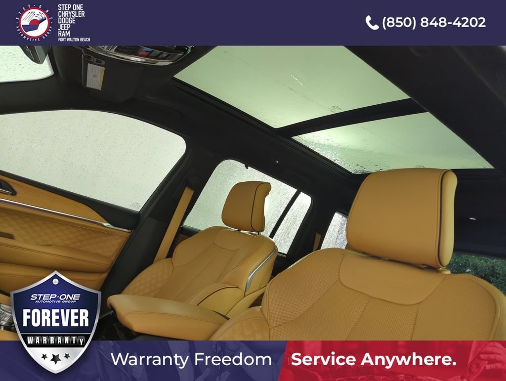 Used 2023 Jeep Grand Cherokee Summit AWD/4WD image 28
