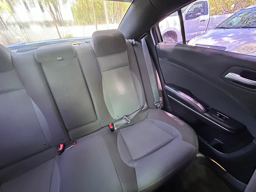 Used 2017 Dodge Charger SE RWD image 14