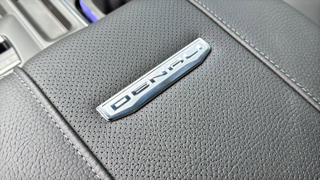 New 2025 GMC Sierra 2500 Denali w/ Denali Reserve Package image 40