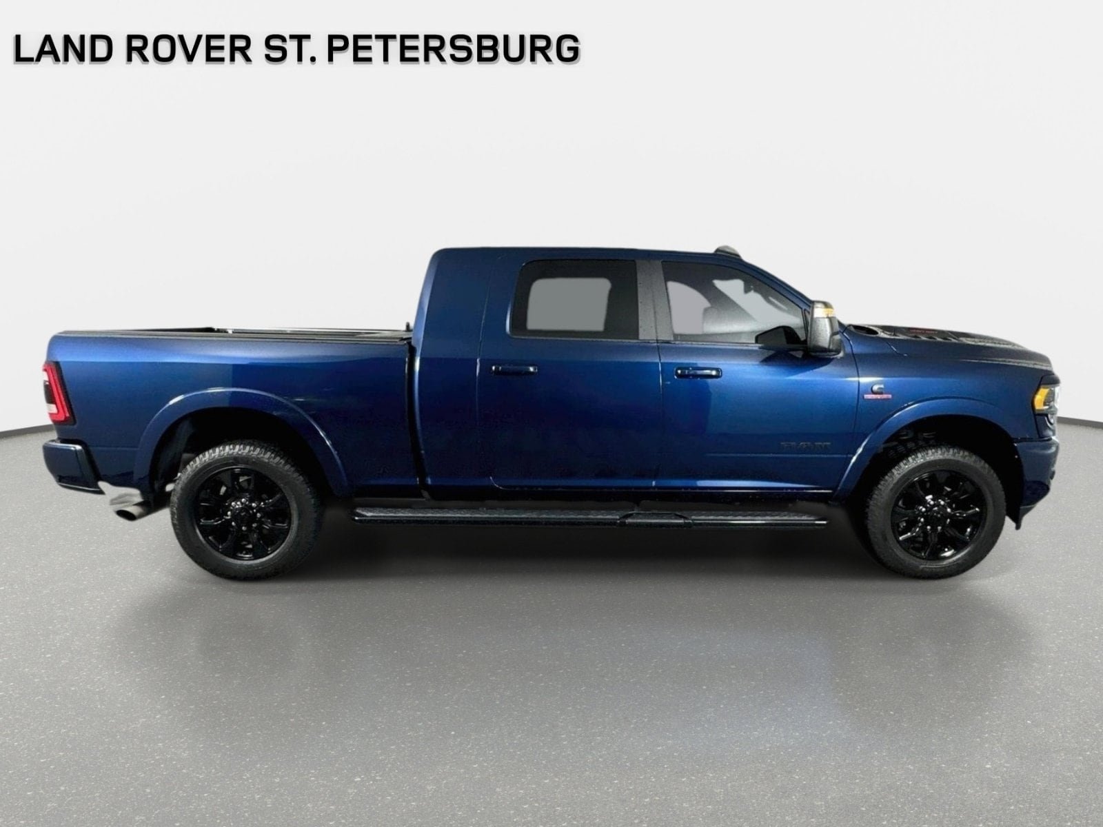 Used 2023 RAM 2500 Limited w/ Night Edition AWD/4WD image 4