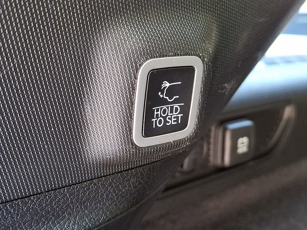 Certified 2023 Jeep Grand Cherokee Overland w/ Luxury Tech Group IV AWD/4WD image 34