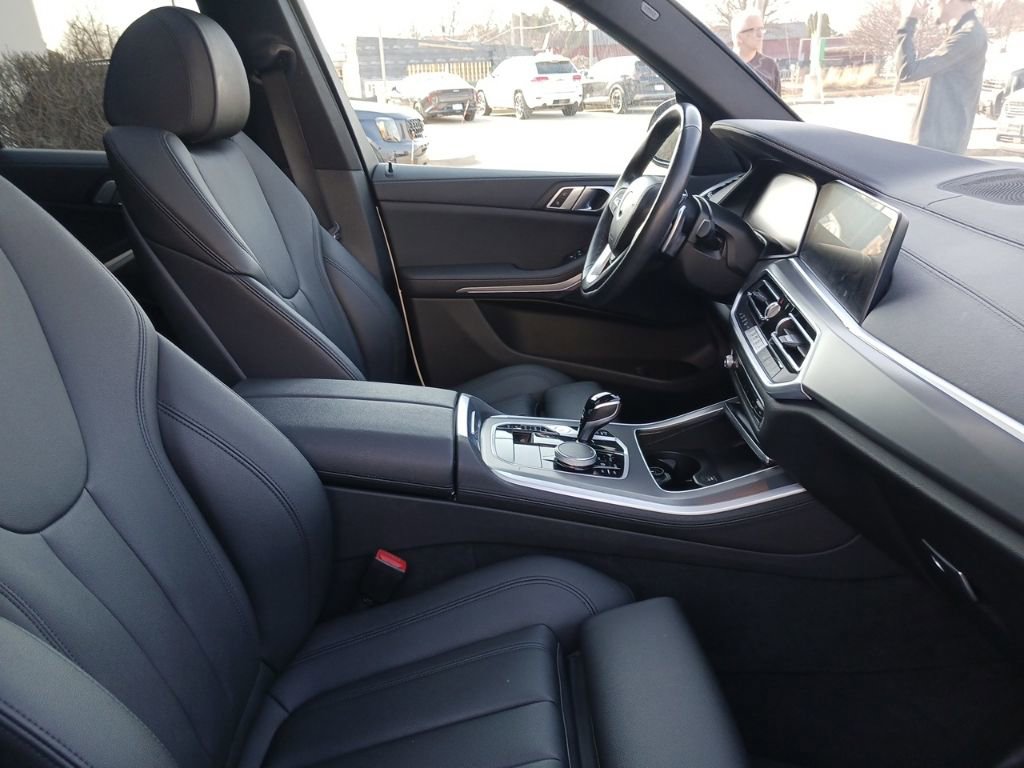 Used 2022 BMW X5 xDrive40i w/ Climate Comfort Package AWD/4WD image 21