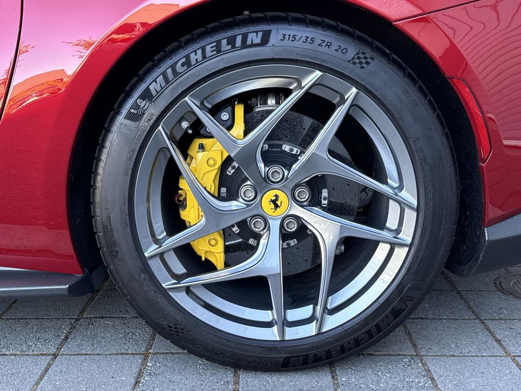 Certified 2019 Ferrari 812 Superfast RWD image 10