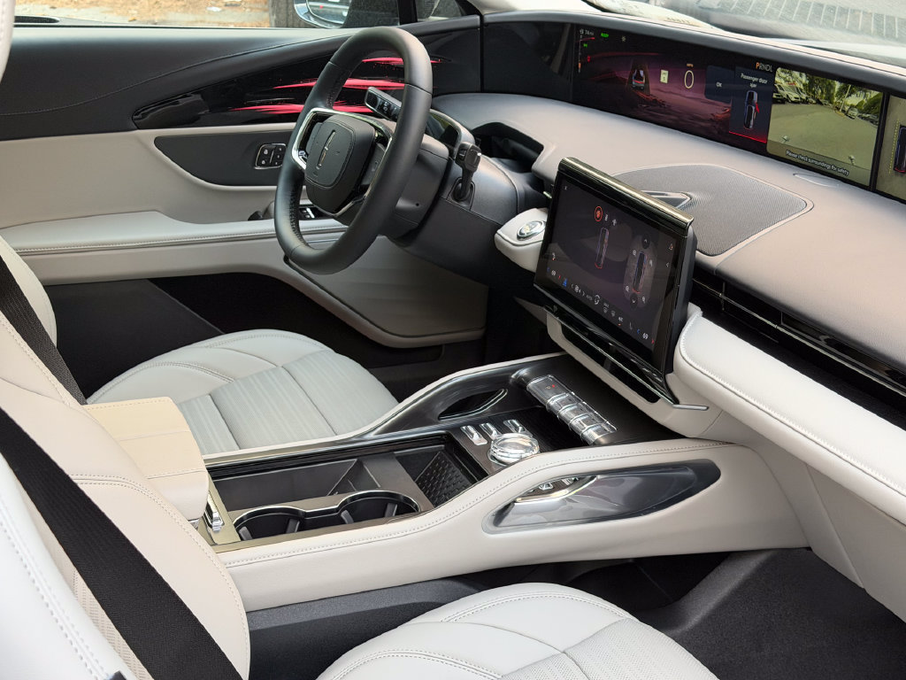 New 2026 Lincoln Nautilus Reserve w/ Jet Appearance Package AWD/4WD image 19