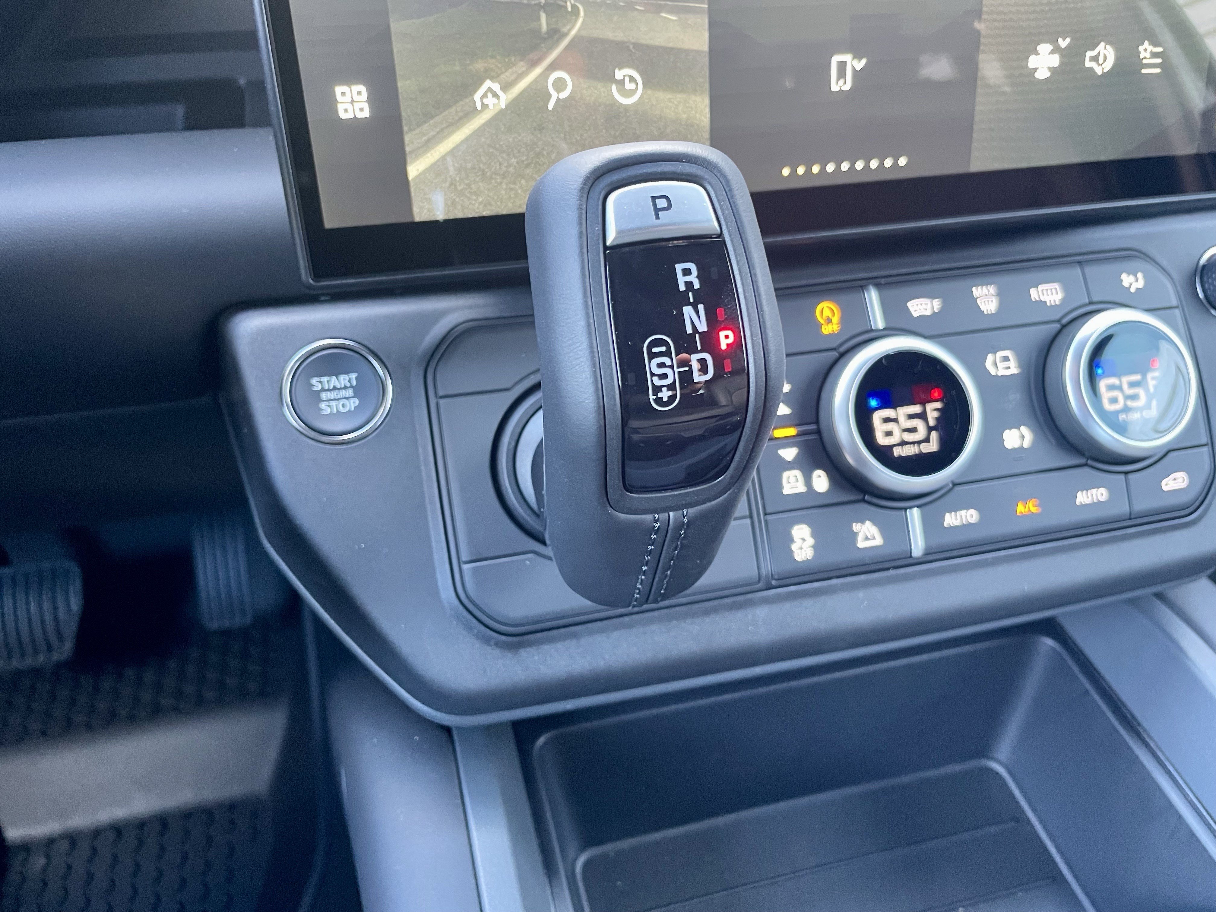 New 2026 Land Rover Defender 130 X-Dynamic SE AWD/4WD image 20