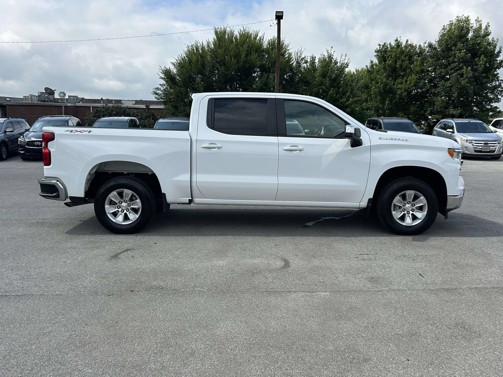 Used 2025 Chevrolet Silverado 1500 LT AWD/4WD image 4
