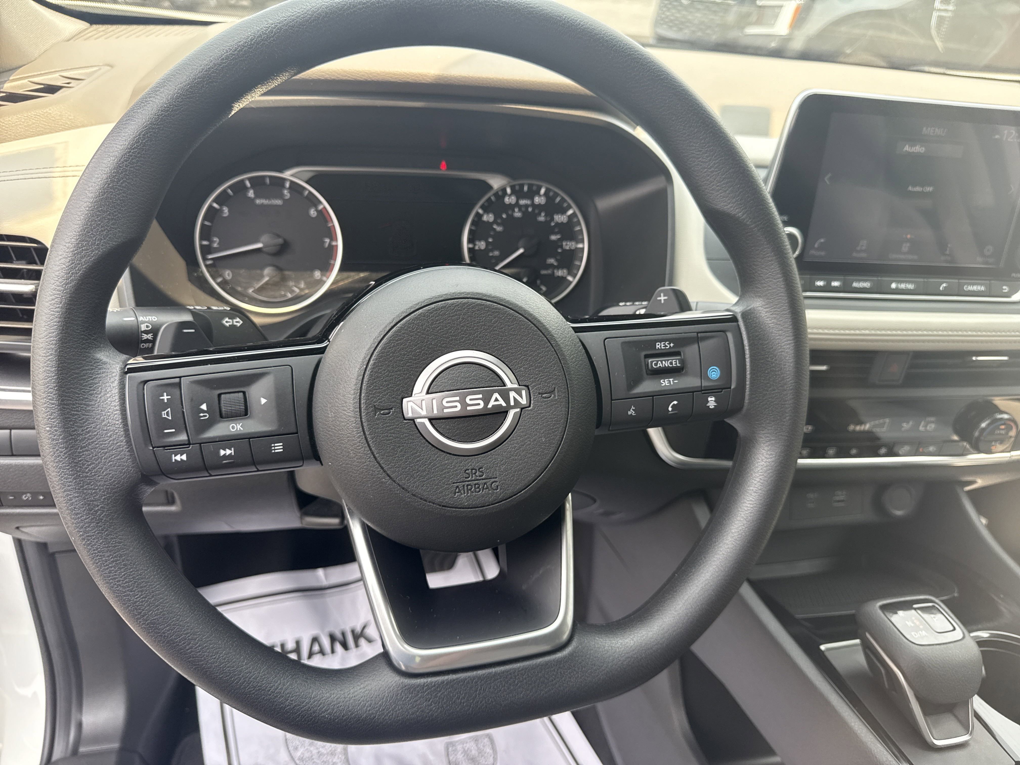 Used 2023 Nissan Rogue SV image 6