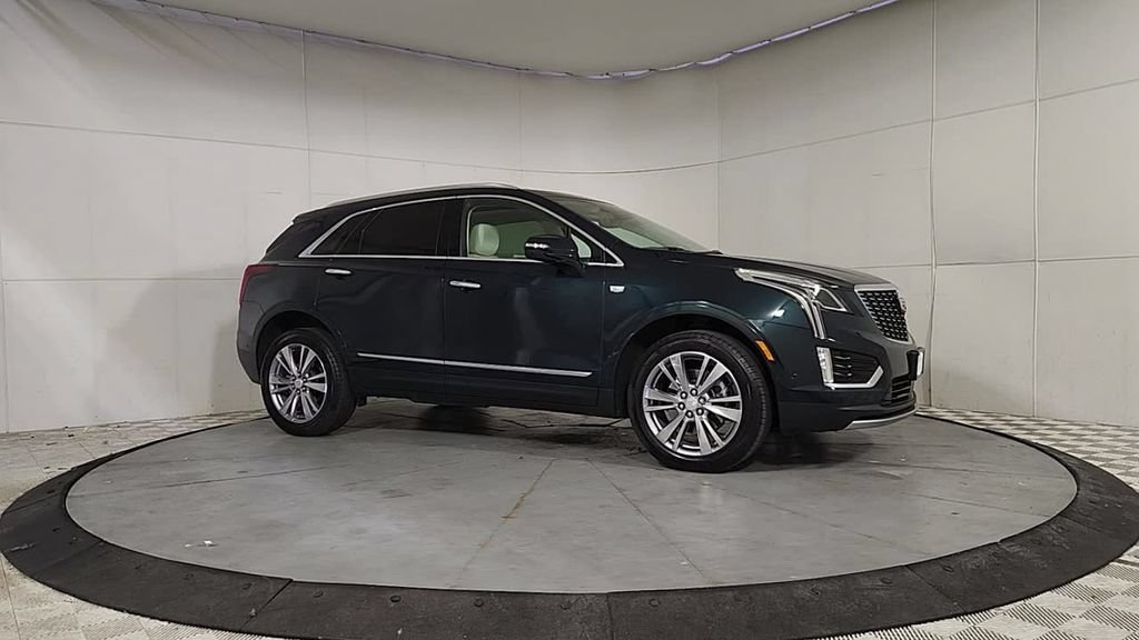 Used 2024 Cadillac XT5 Premium Luxury w/ Technology Package FWD image 9