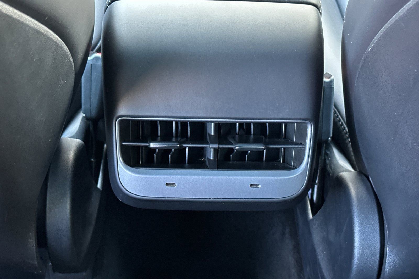 Used 2022 Tesla Model Y Long Range image 14