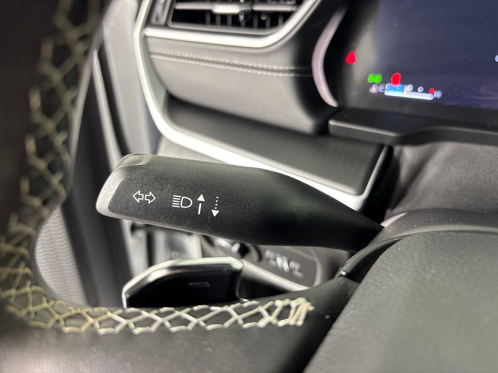 Used 2025 Jeep Grand Cherokee L Laredo image 19