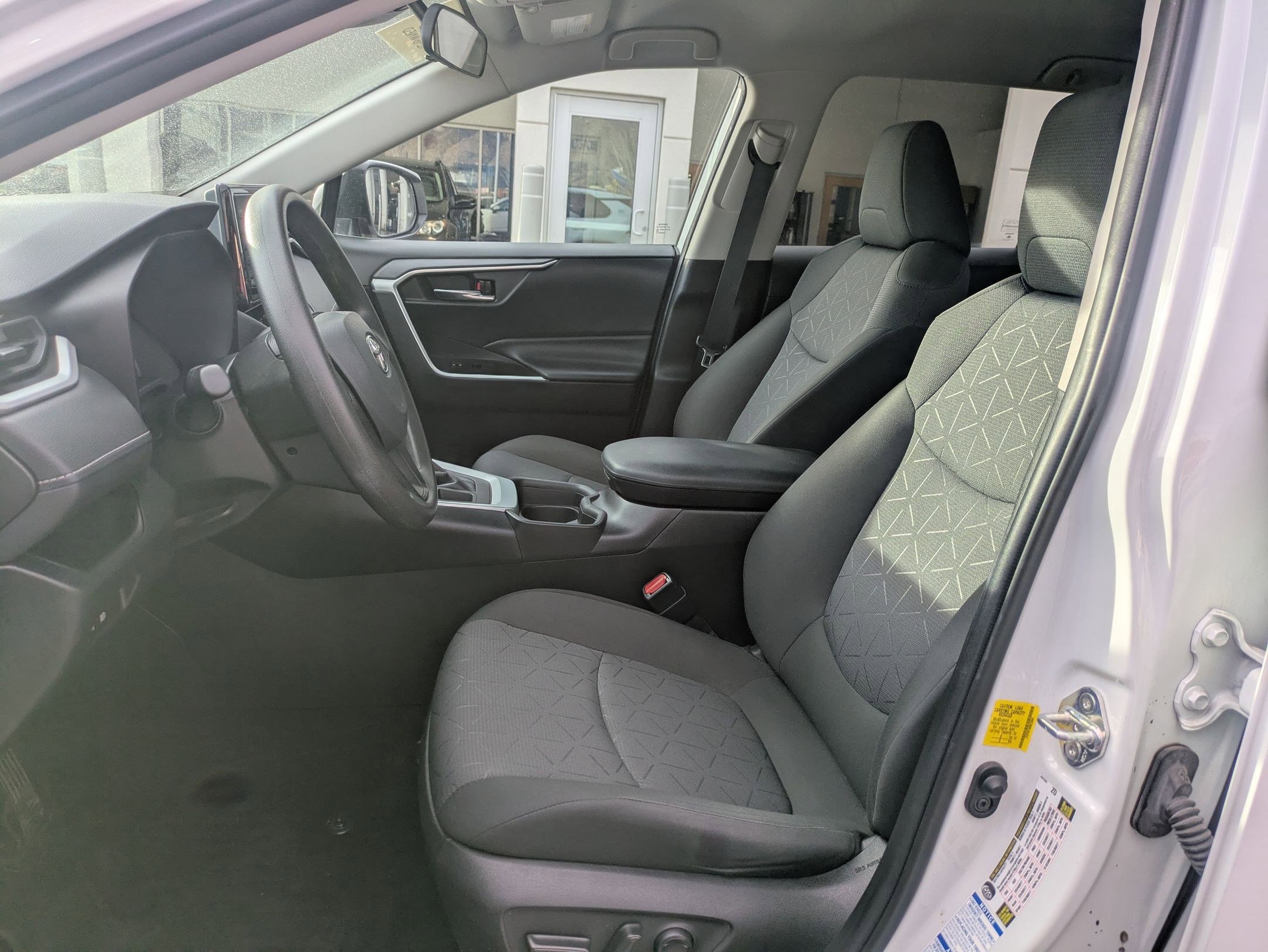 Used 2021 Toyota RAV4 XLE w/ Carpet Mat Package (TMS) image 24