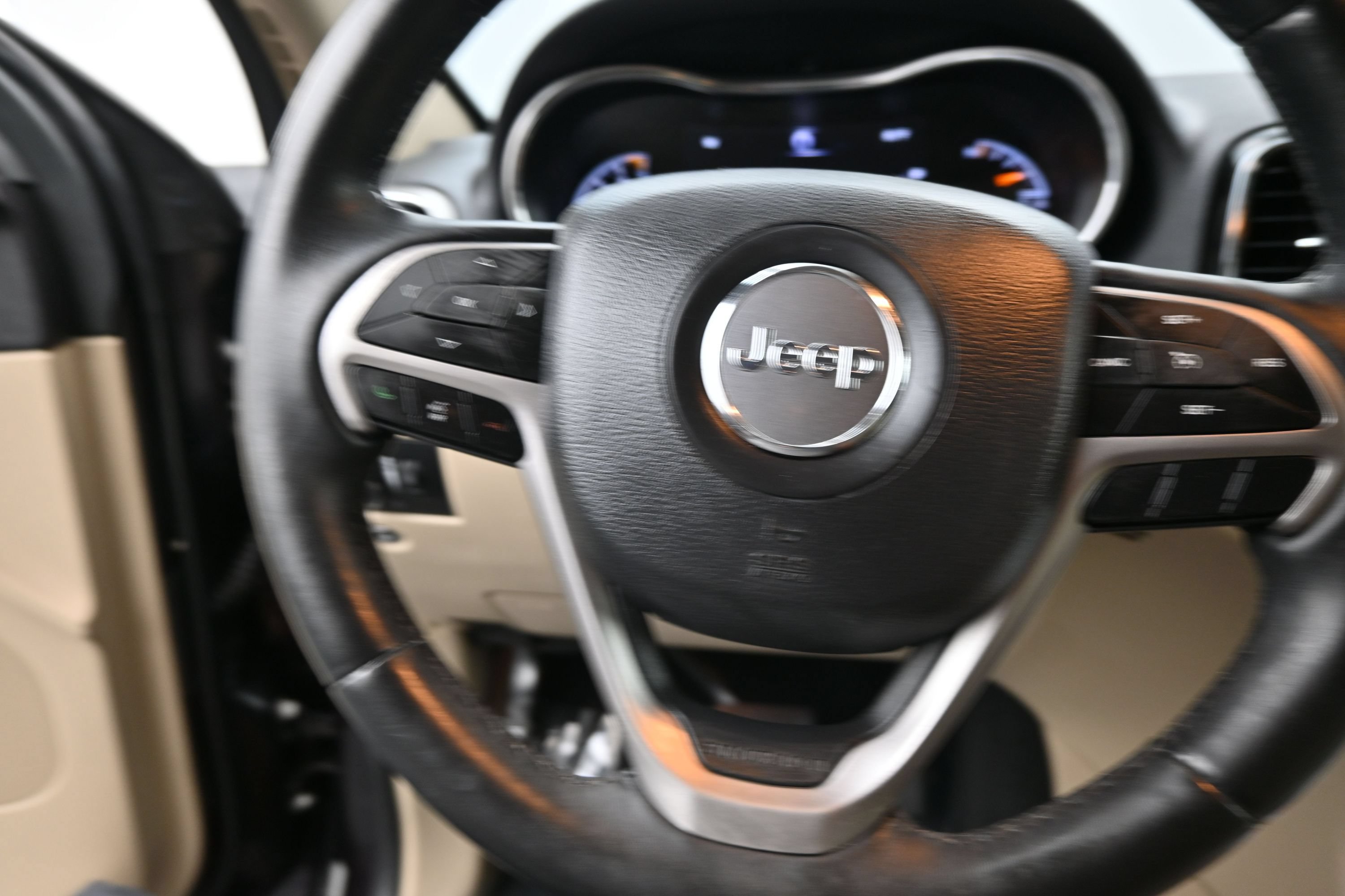 Used 2019 Jeep Grand Cherokee Limited RWD image 20