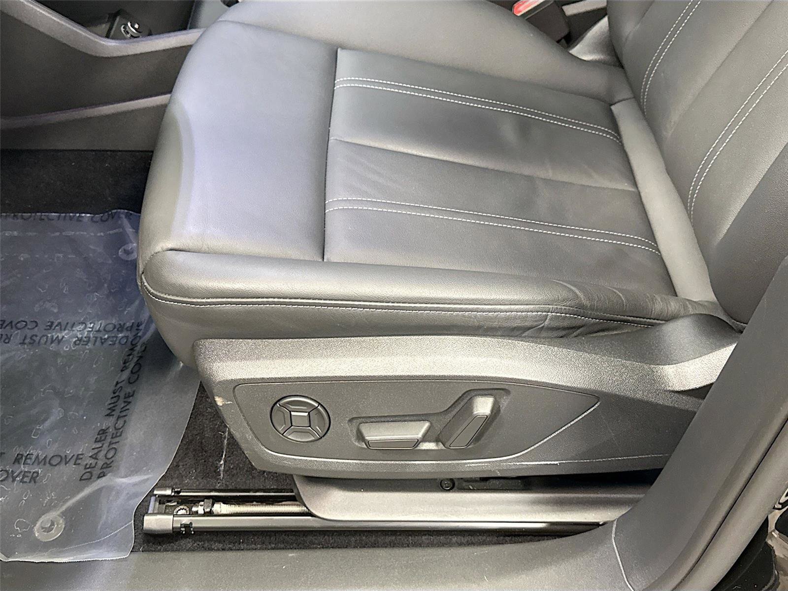 Certified 2023 Audi Q4 e-tron Premium Plus w/ Premium Plus AWD/4WD image 20