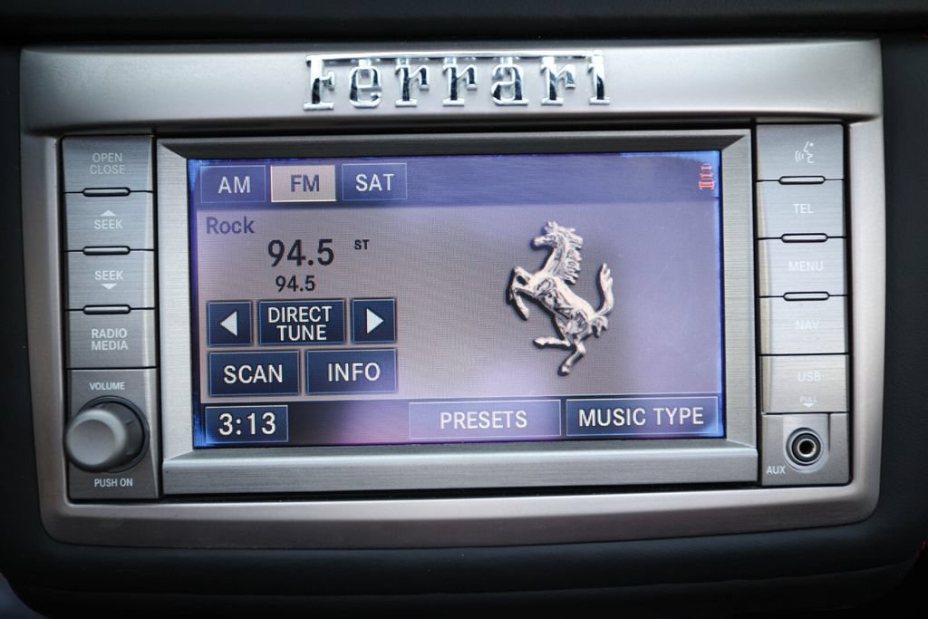 Used 2011 Ferrari California RWD image 37