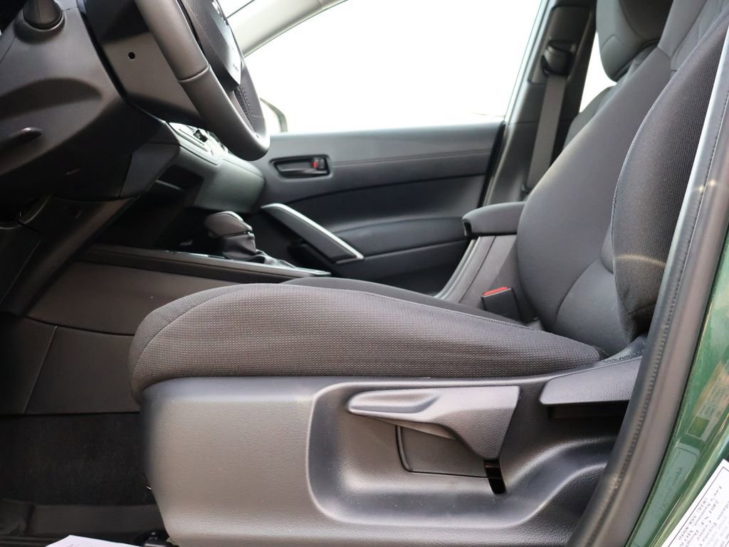 Used 2026 Toyota Corolla Cross LE FWD image 29