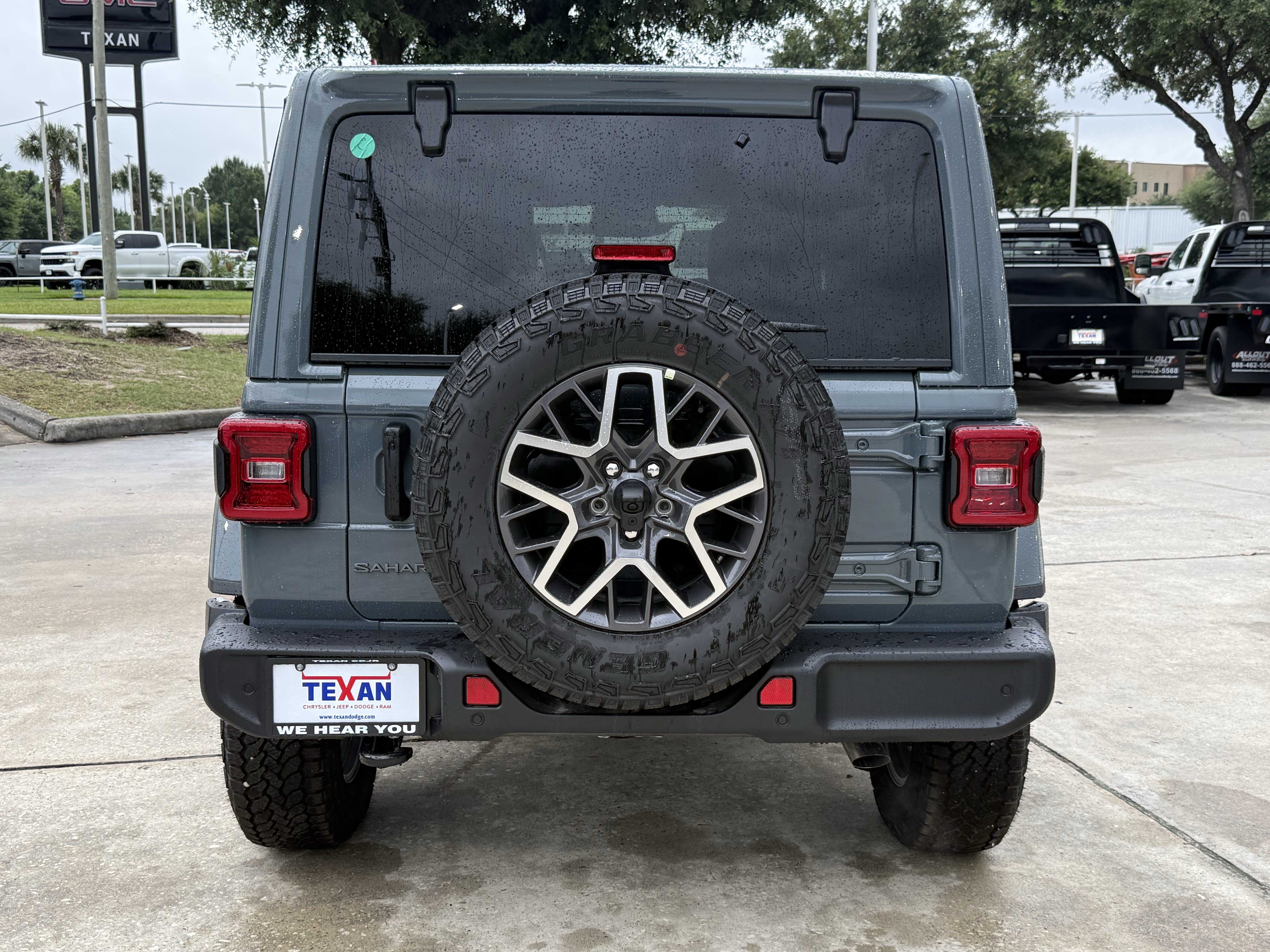 New 2026 Jeep Wrangler Unlimited Sahara AWD/4WD image 6